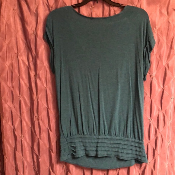 Green blue max studio top - Picture 2 of 3